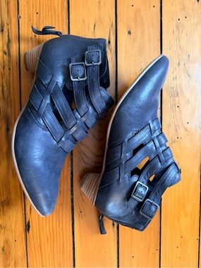 Black Cutout Buckle Ankle Boots - Women